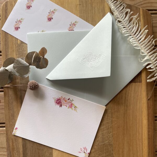 Mon petit kit de correspondance - Roses (avec enveloppes et autocollants) – Image 2
